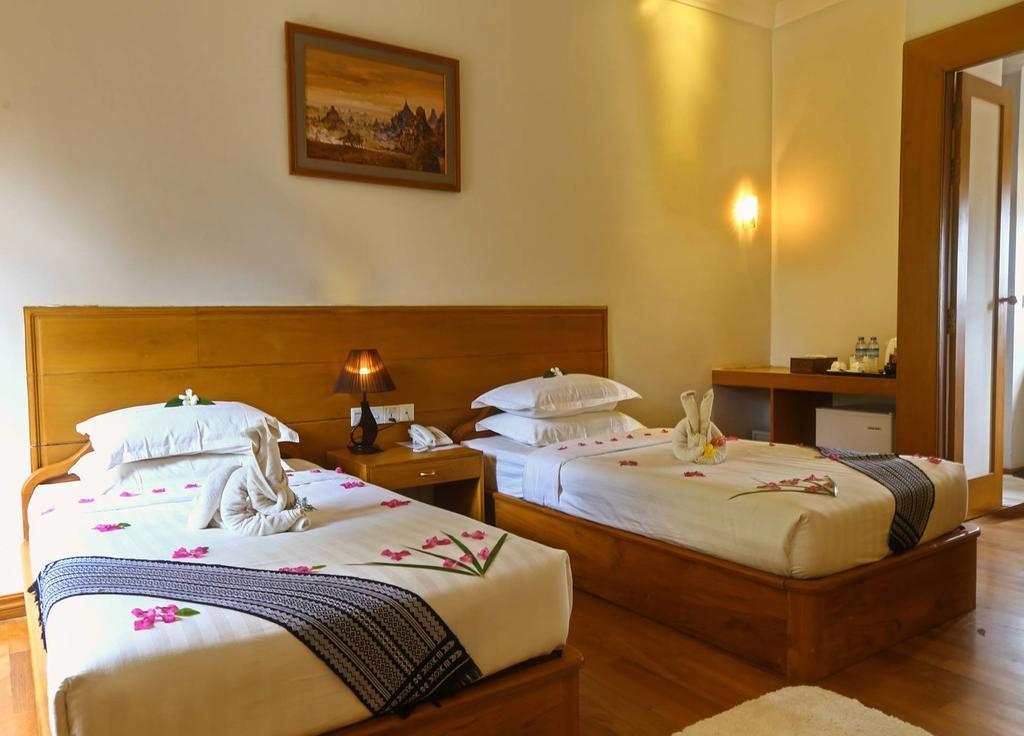 Manisanda Hotel Баган Екстериор снимка