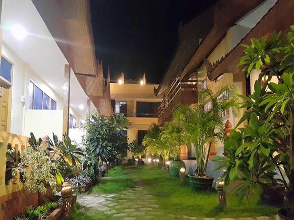 Manisanda Hotel Баган Екстериор снимка