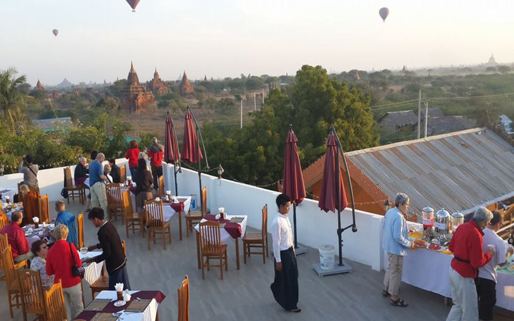 Manisanda Hotel Баган Екстериор снимка