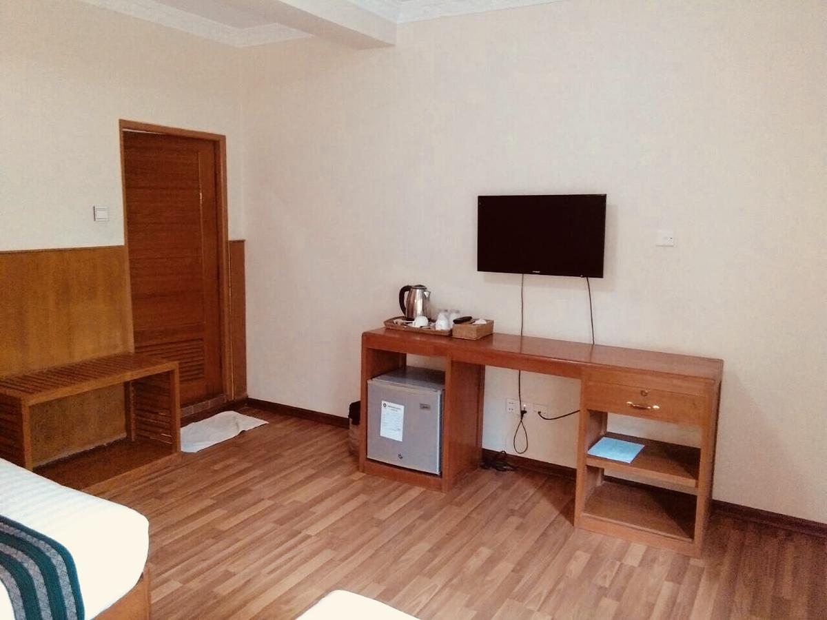 Manisanda Hotel Баган Екстериор снимка