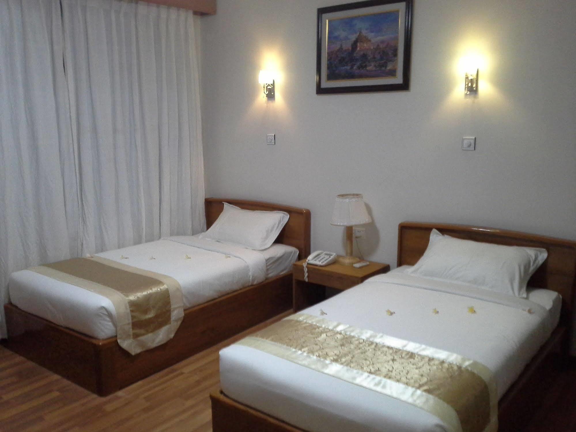 Manisanda Hotel Баган Екстериор снимка